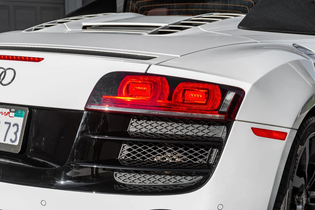 2011 Audi 42 R8 - Image 27 of 31