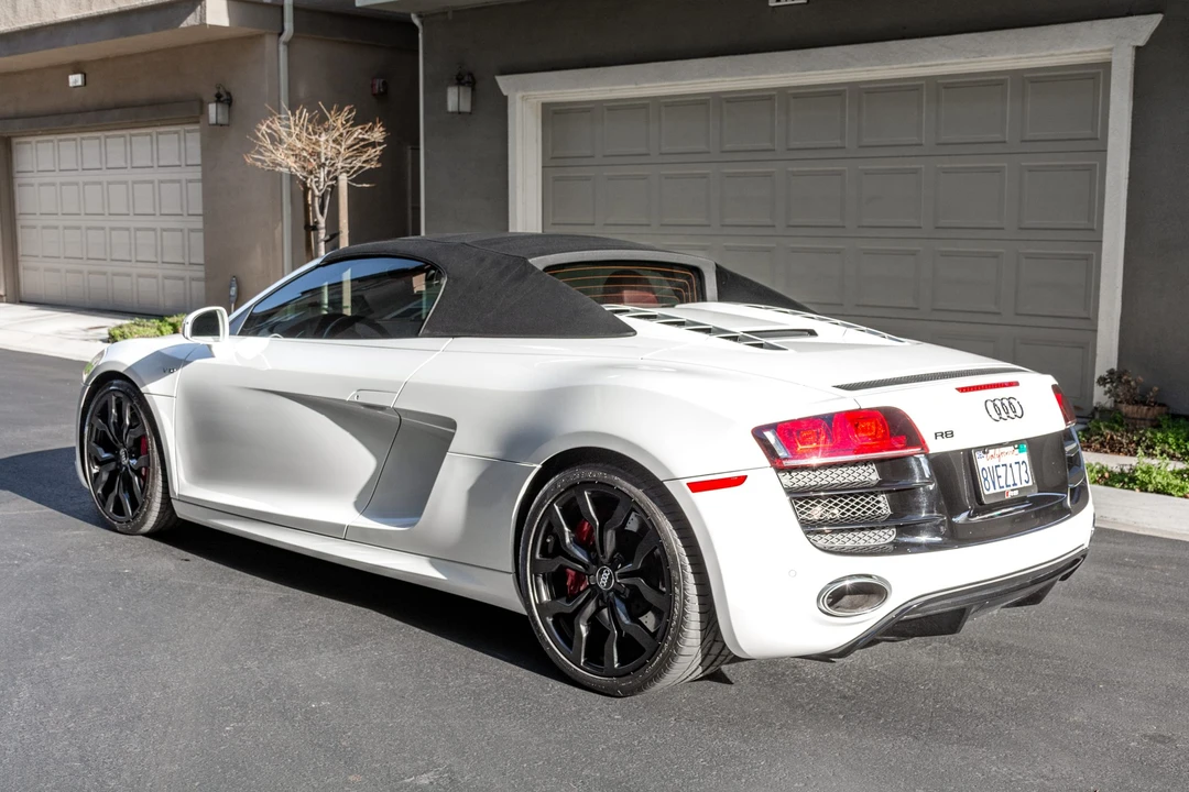 2011 Audi 42 R8 - Image 8 of 31