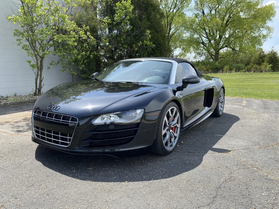 2011 Audi 42 R8 - Image 2 of 31