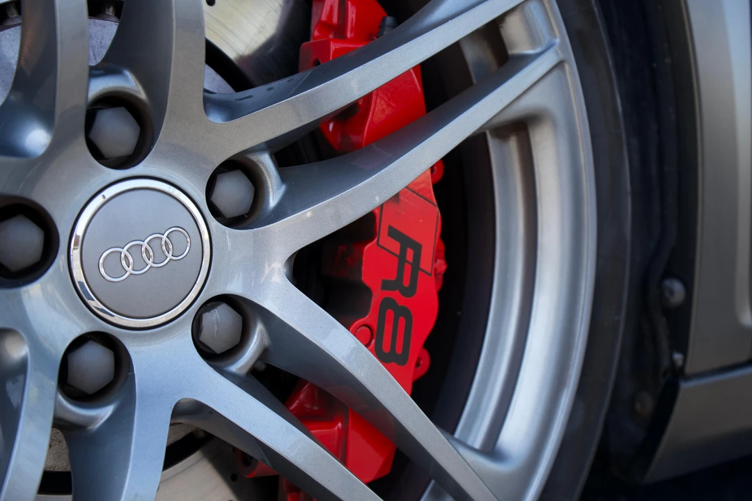 2011 Audi 42 R8 - Image 27 of 31