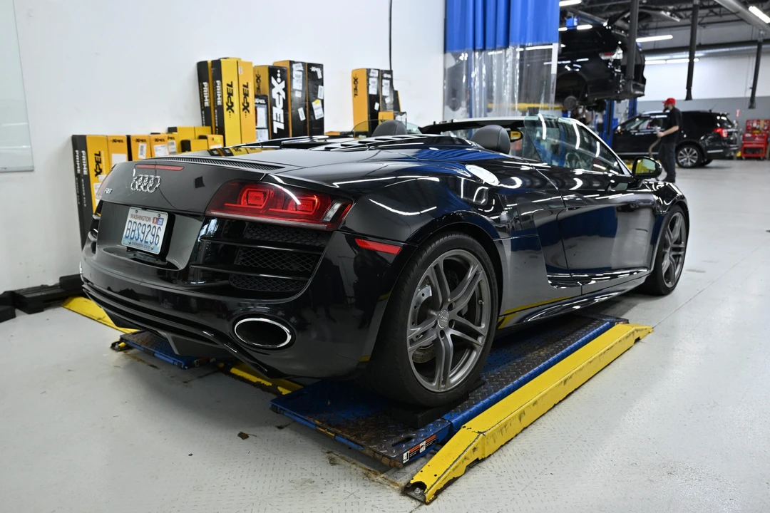 2011 Audi 42 R8 - Image 8 of 31