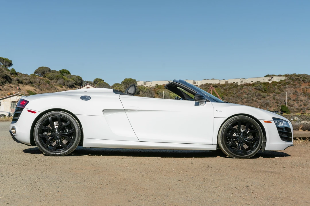 2011 Audi 42 R8 - Image 8 of 31