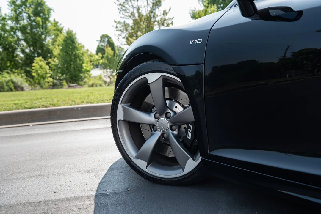 2011 Audi 42 R8 - Image 23 of 31
