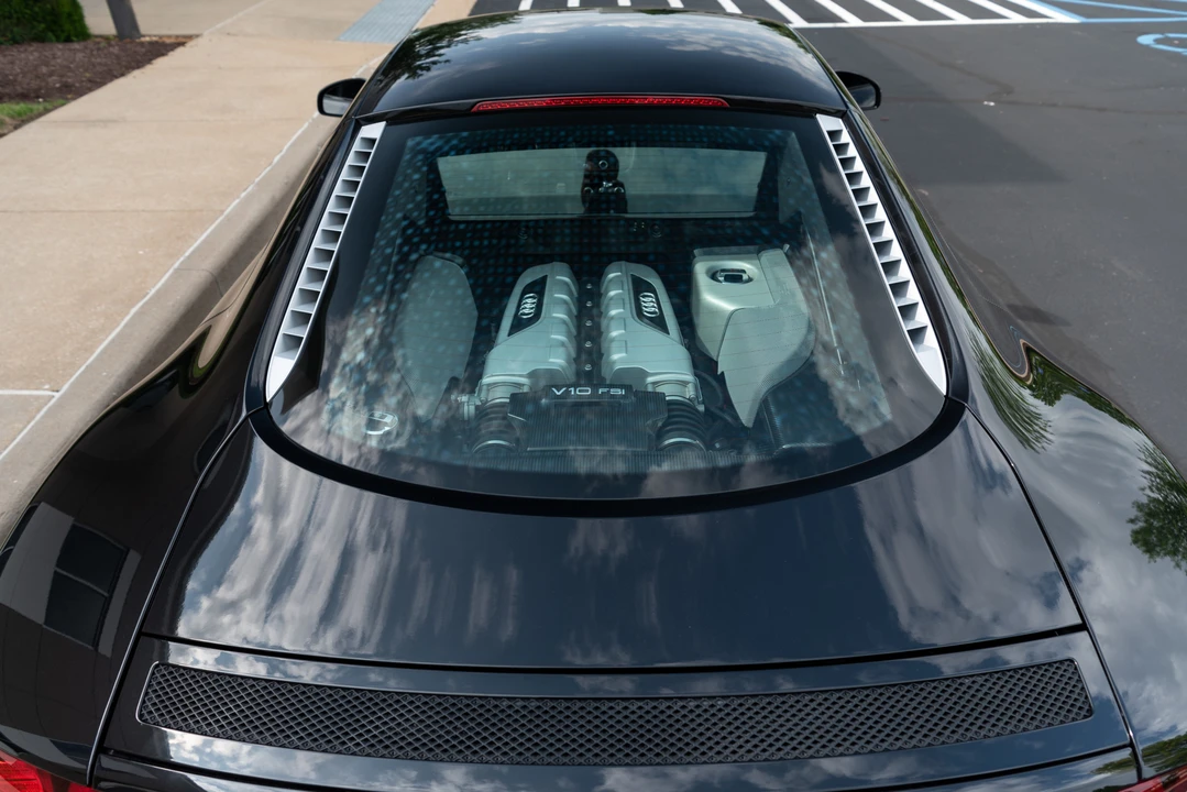 2011 Audi 42 R8 - Image 30 of 31
