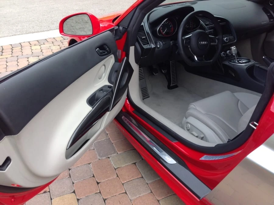 2011 Audi 42 R8 - Image 2 of 4