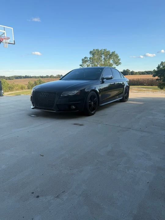 2011 Audi B8 S4 - Image 2 of 10