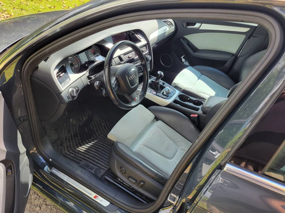 2011 Audi B8 S4 - Image 10 of 14