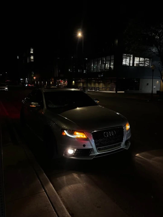 2011 Audi - Image 6 of 17