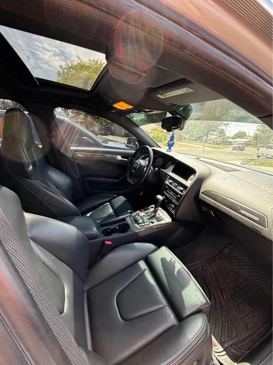 2011 Audi - Image 10 of 17