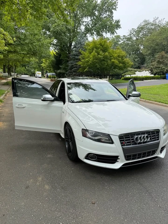 2011 Audi B8 S4 - Image 2 of 8
