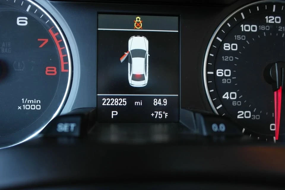 2011 Audi B8 A4 - Image 9 of 16