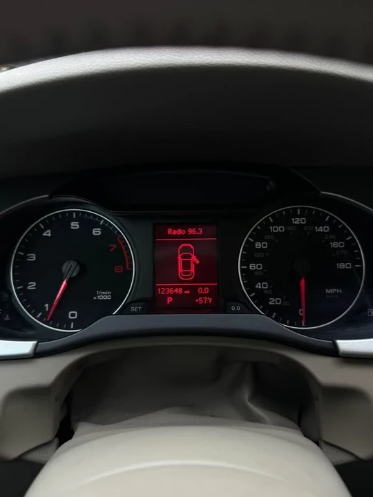 2011 Audi B8 A4 - Image 7 of 9