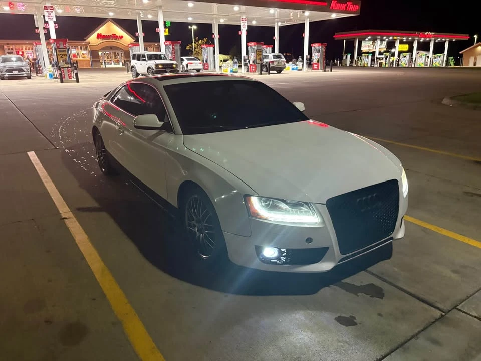 2011 Audi B8 A5 - Image 2 of 8