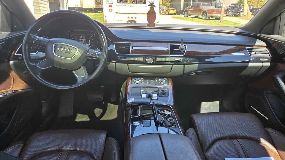 2011 Audi D4 A8 - Image 3 of 6