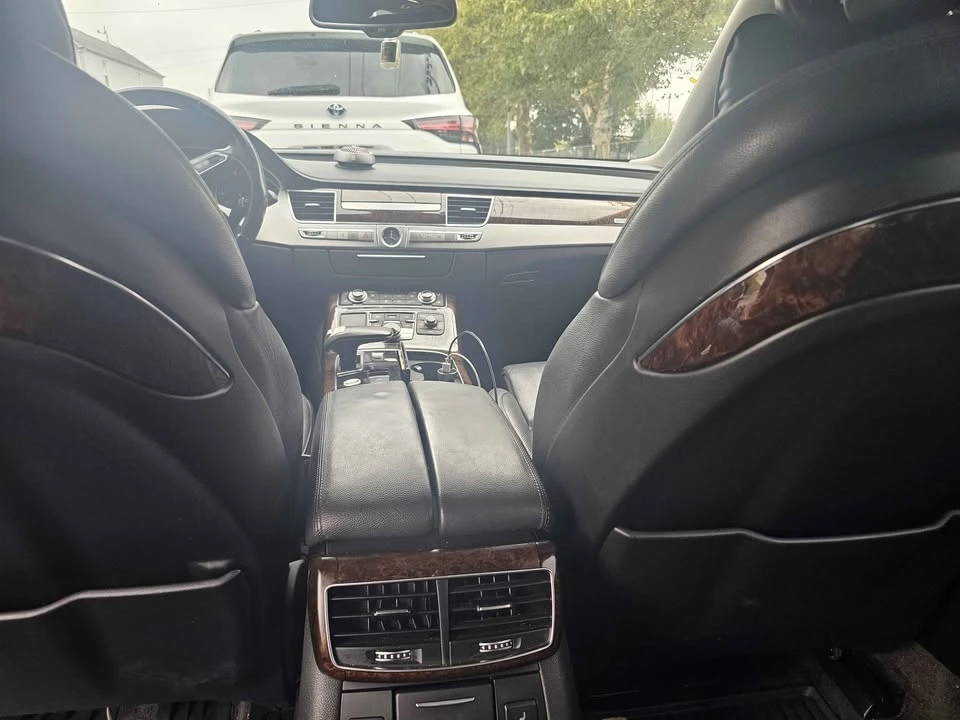 2011 Audi D4 A8 - Image 6 of 12