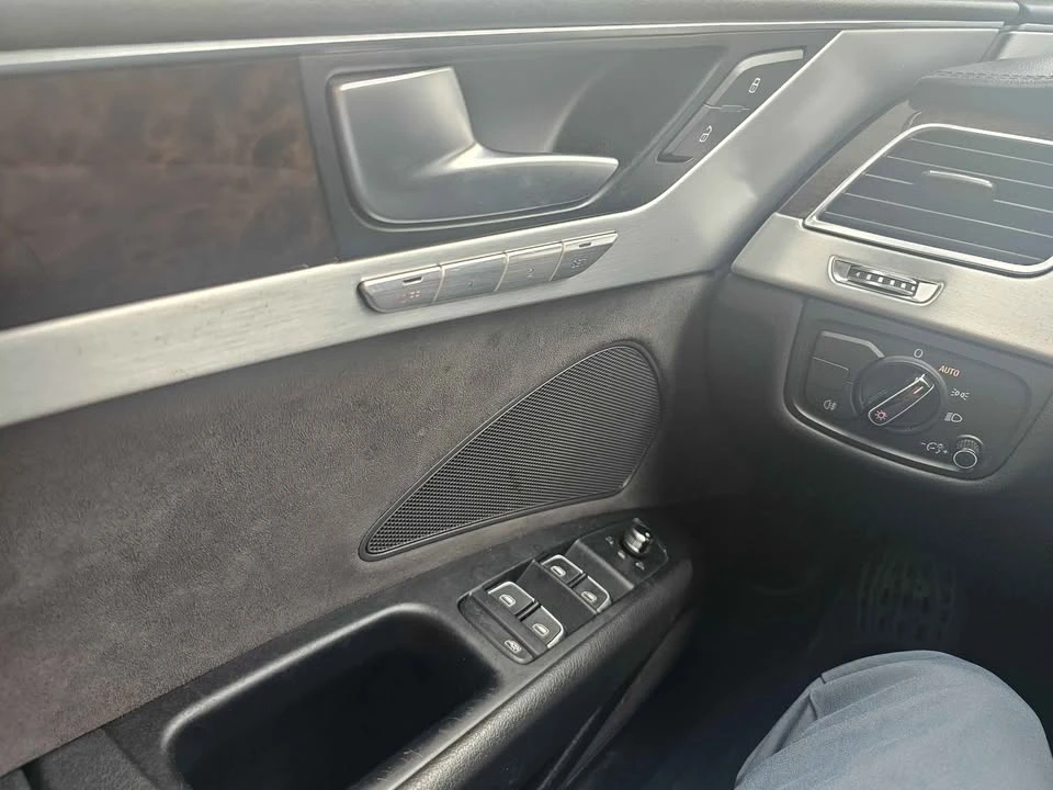 2011 Audi D4 A8 - Image 9 of 12