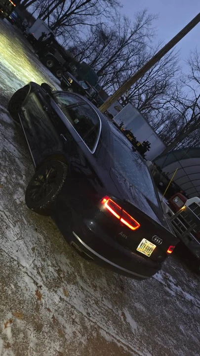 2011 Audi D4 A8 - Image 3 of 3