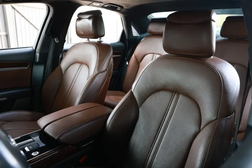 2011 Audi D4 A8 - Image 6 of 13