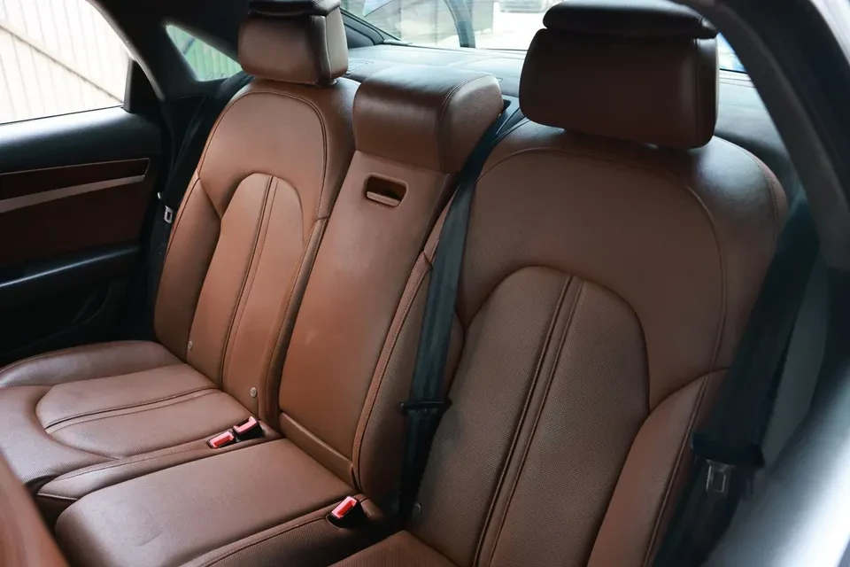 2011 Audi D4 A8 - Image 7 of 13