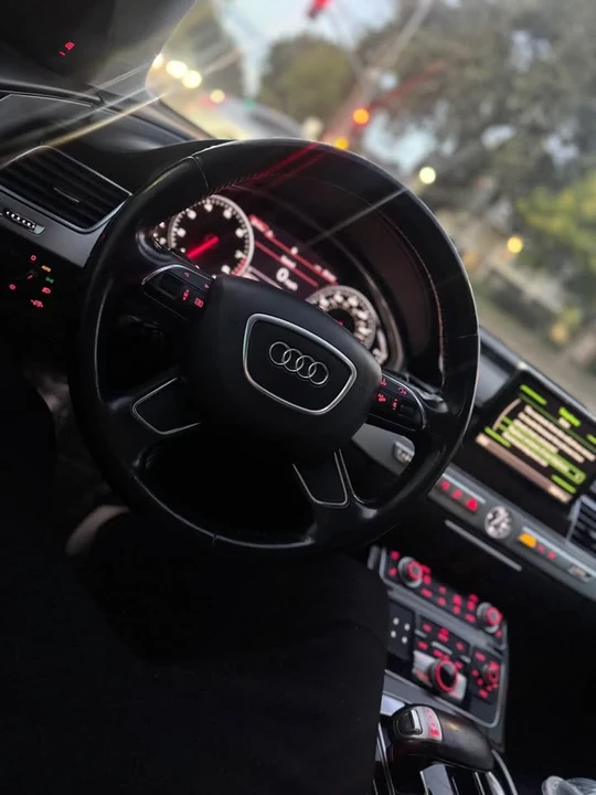 2011 Audi D4 A8 - Image 9 of 9