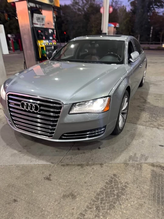 2011 Audi D4 A8 - Image 2 of 5