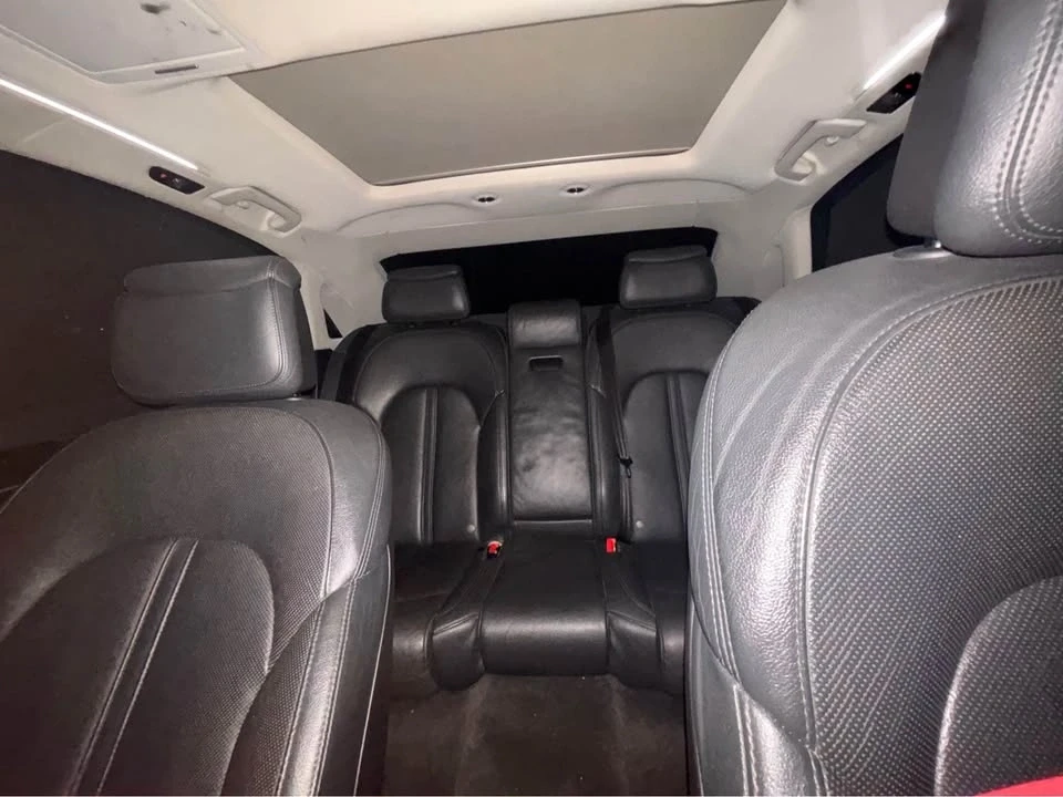 2011 Audi D4 A8 - Image 2 of 5