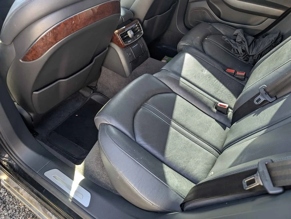 2011 Audi D4 A8 - Image 10 of 17