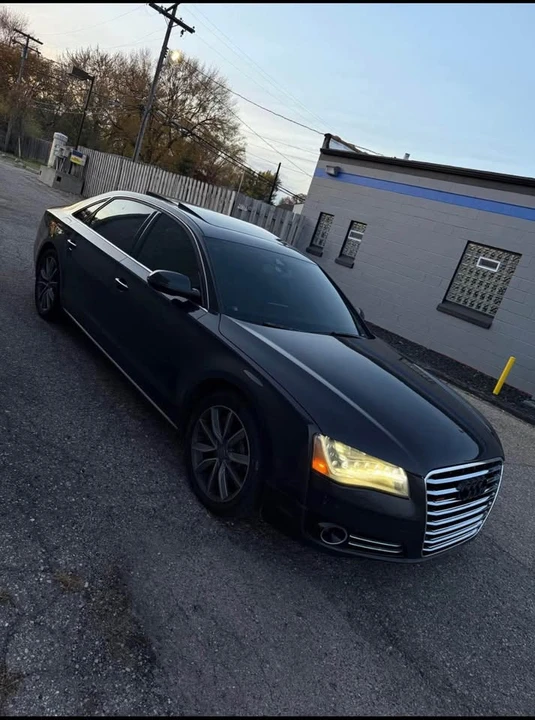2011 Audi D4 A8 - Image 2 of 4