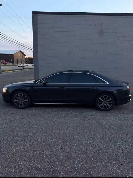 2011 Audi D4 A8 - Image 3 of 4