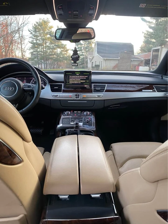 2011 Audi D4 A8 - Image 7 of 10