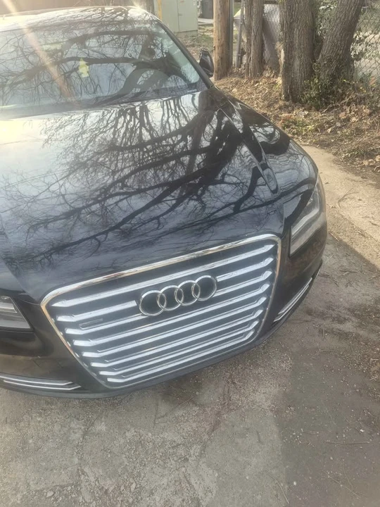 2011 Audi D4 A8 - Image 2 of 3
