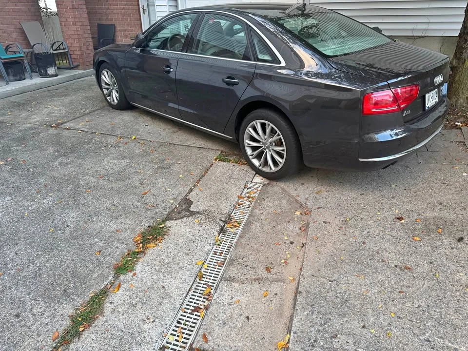 2011 Audi D4 A8 - Image 1 of 4