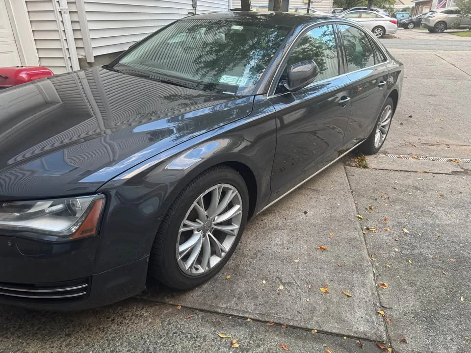2011 Audi D4 A8 - Image 4 of 4