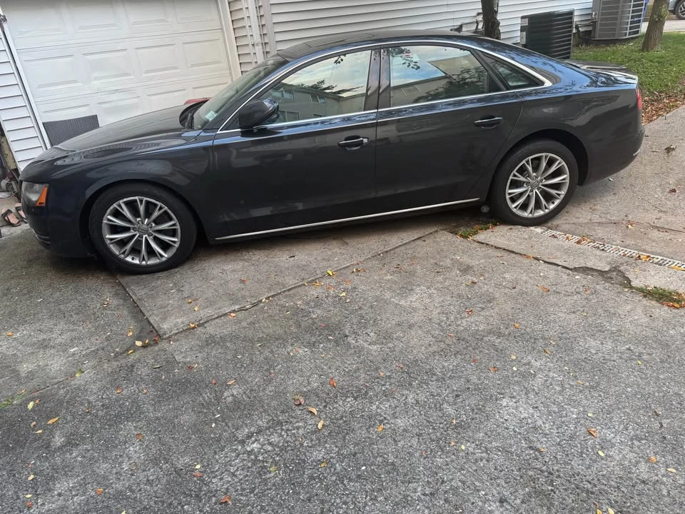 2011 Audi D4 A8 - Image 2 of 4