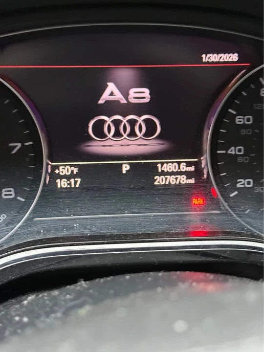2011 Audi D4 A8 - Image 2 of 5