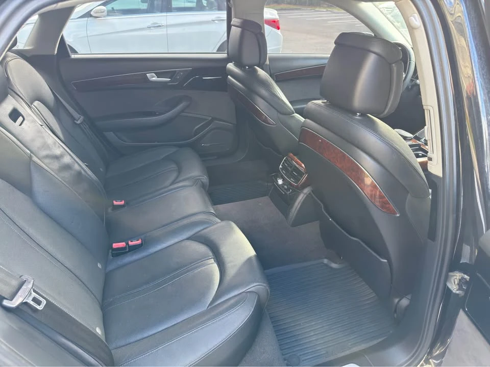 2011 Audi D4 A8 - Image 8 of 10