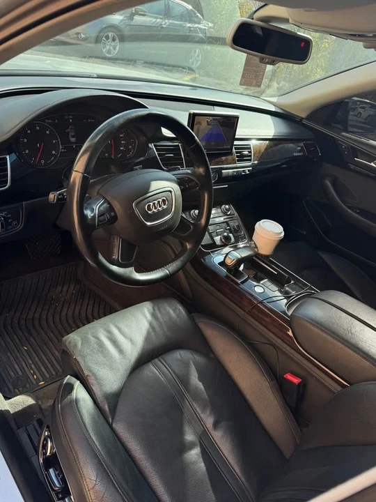 2011 Audi D4 A8 - Image 6 of 9