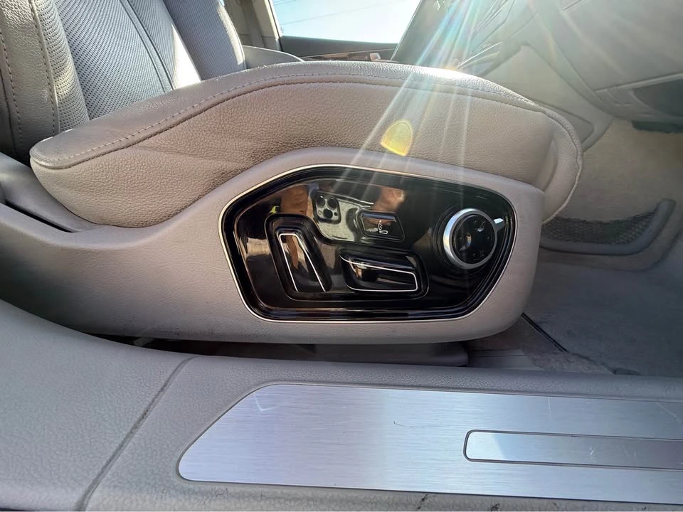 2011 Audi D4 A8 - Image 10 of 19