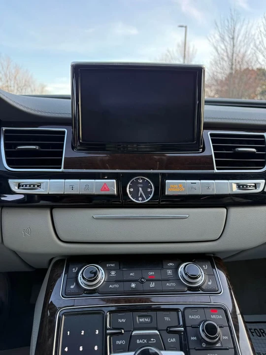 2011 Audi D4 A8 - Image 7 of 17