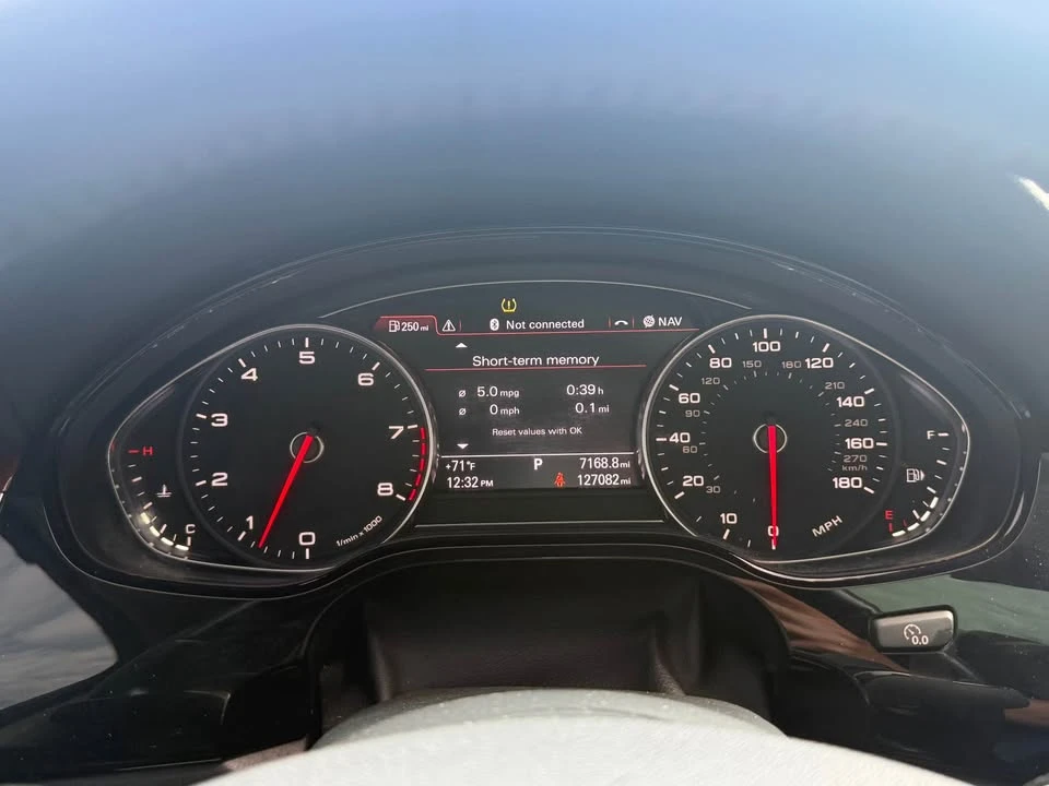 2011 Audi D4 A8 - Image 16 of 19