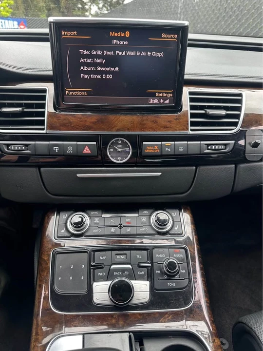 2011 Audi D4 A8 - Image 8 of 18