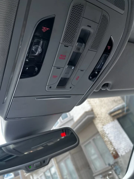 2011 Audi D4 A8 - Image 11 of 19