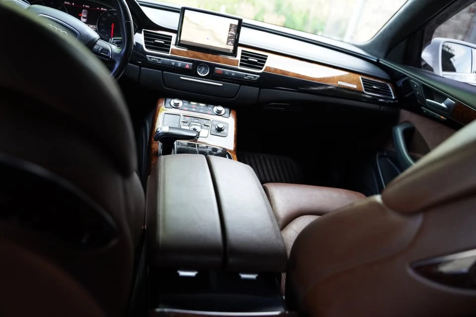 2011 Audi D4 A8 - Image 13 of 17