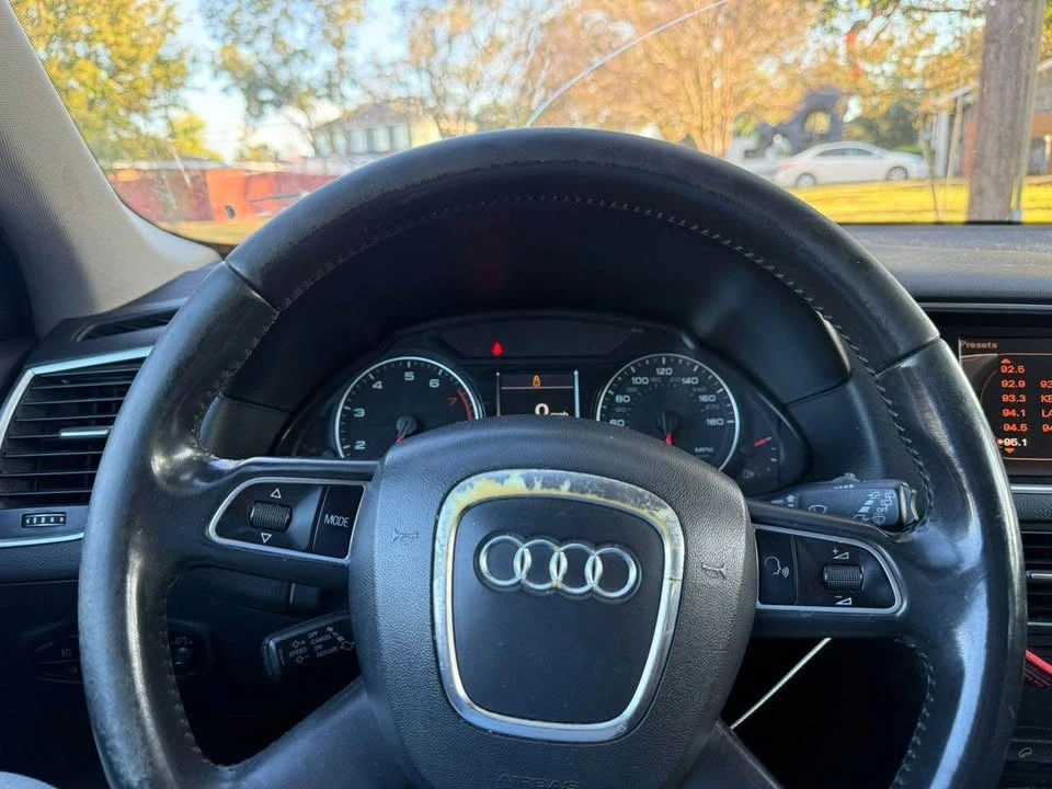 2011 Audi 8R Q5 - Image 10 of 12