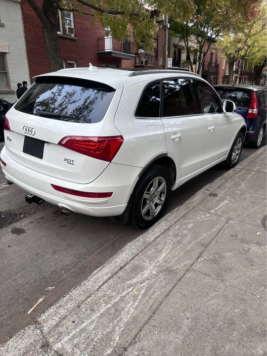 2011 Audi 8R Q5 - Image 2 of 2
