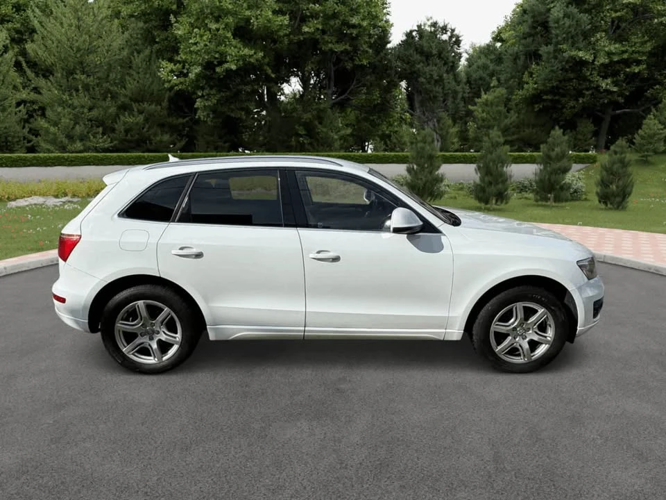 2011 Audi 8R Q5 - Image 2 of 8