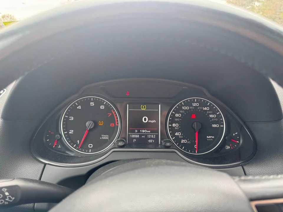 2011 Audi 8R Q5 - Image 2 of 10
