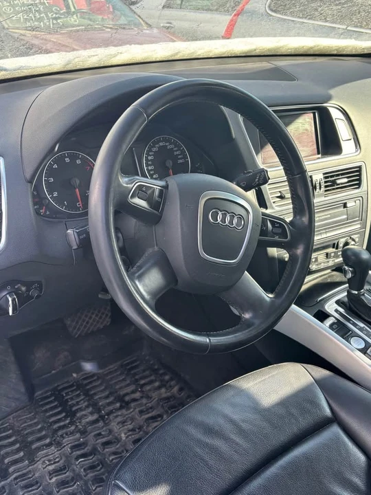 2011 Audi 8R Q5 - Image 2 of 6