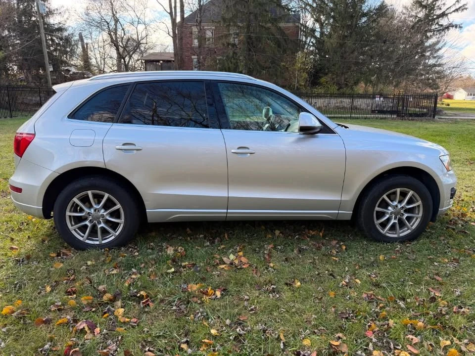 2011 Audi 8R Q5 - Image 2 of 16
