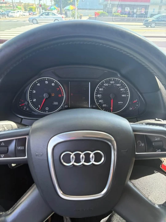2011 Audi 8R Q5 - Image 8 of 8